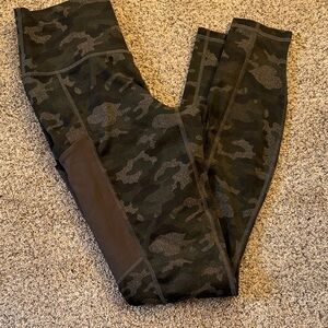 Fabletics powerhold leggings size XS camo